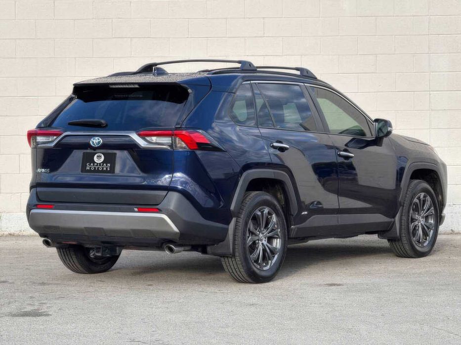 Toyota RAV4      2023