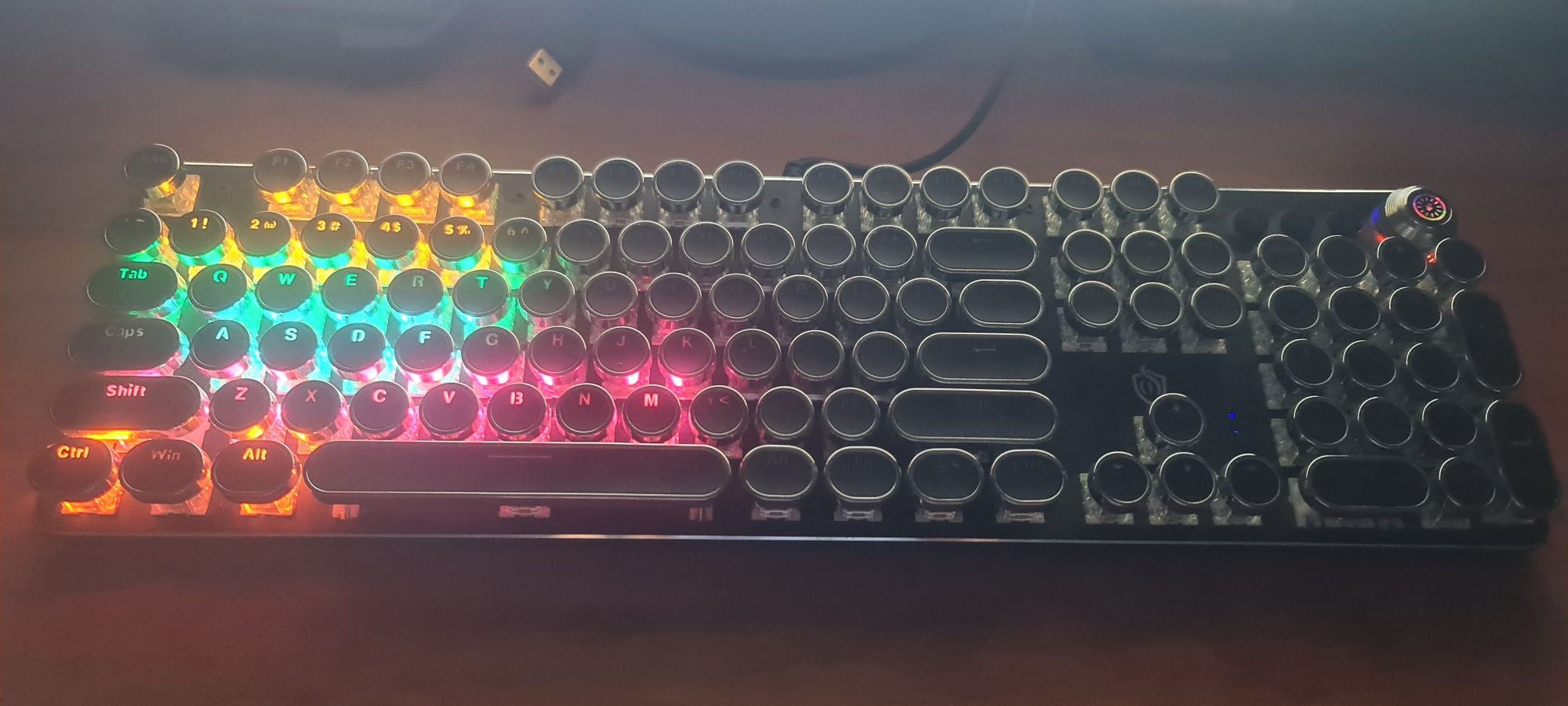 Teclado gamer mecânico com iluminaçao