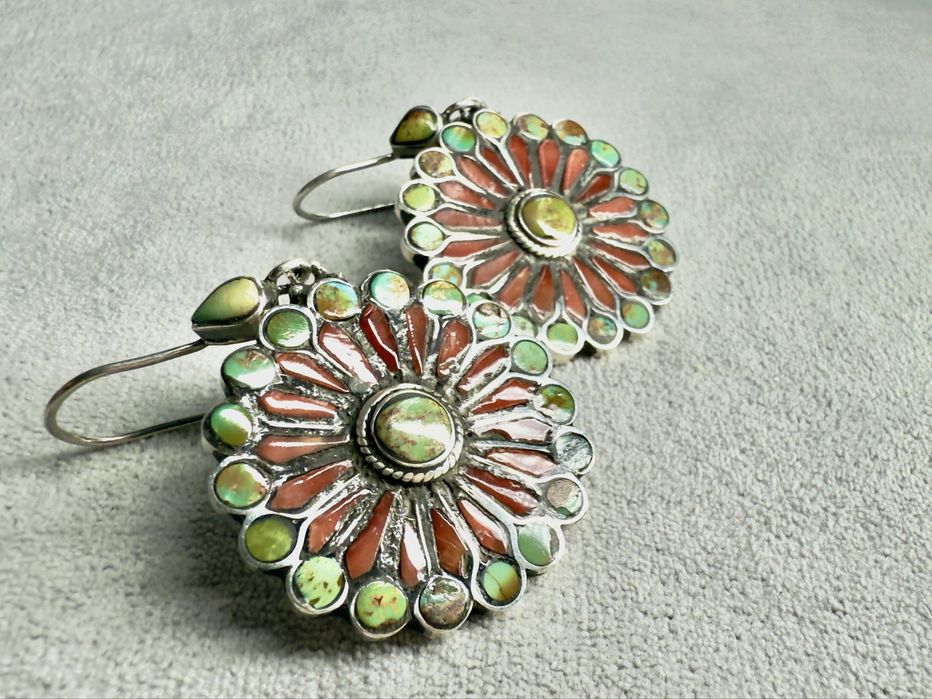 Срібні сережки 925-ї проби з натуральними коралами та бірюзою