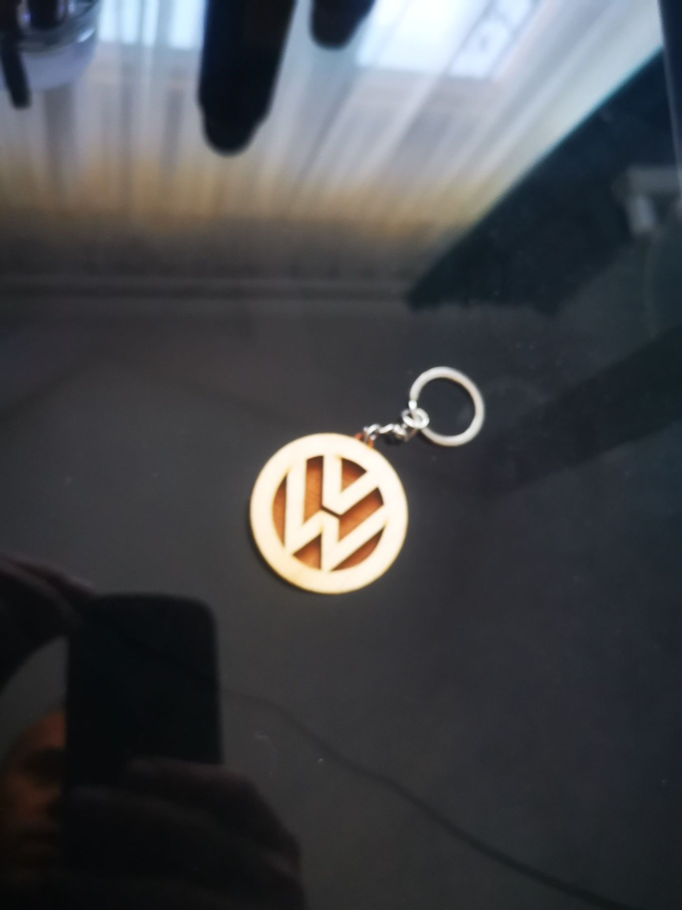 Bryloczek drewniany VW