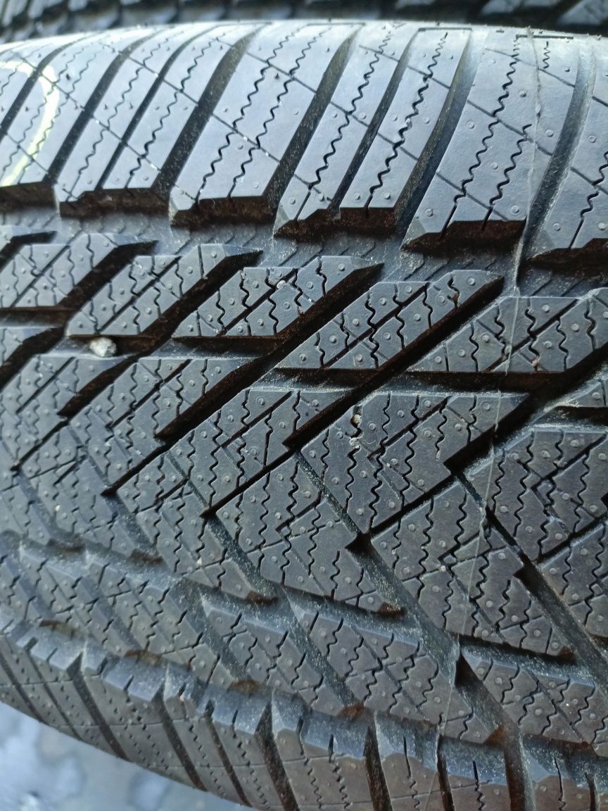 Nowe demo opony zimowe 215/60/17 Compasal