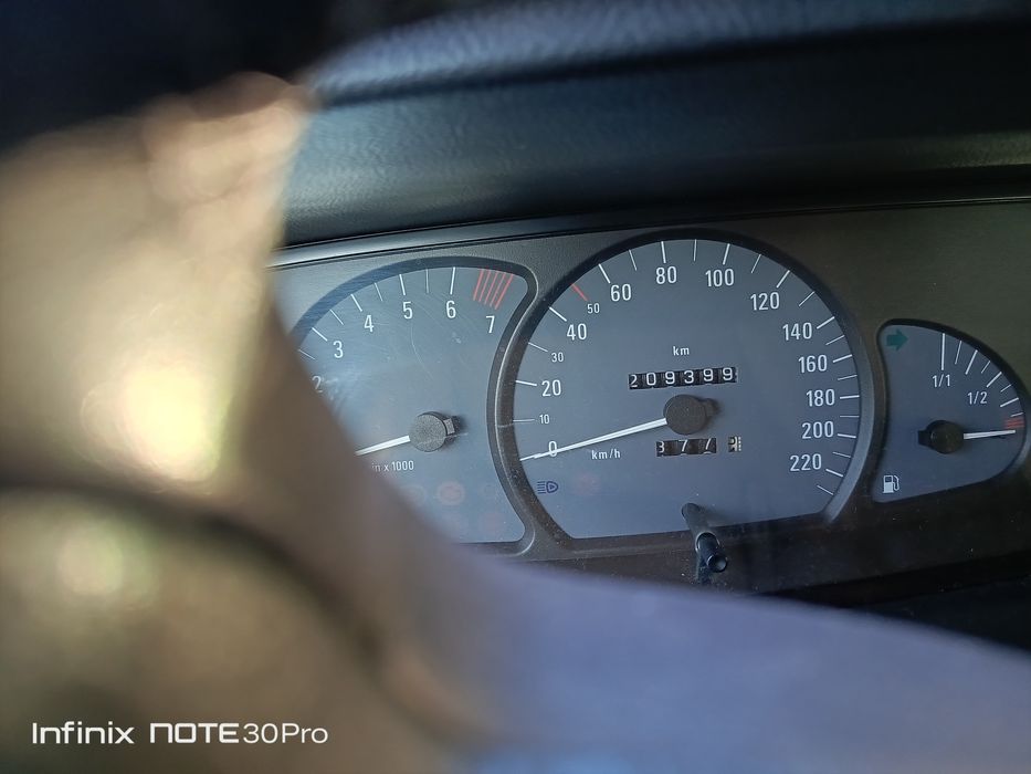 Opel omega 2001 rok , poj. 2200 cm lpg