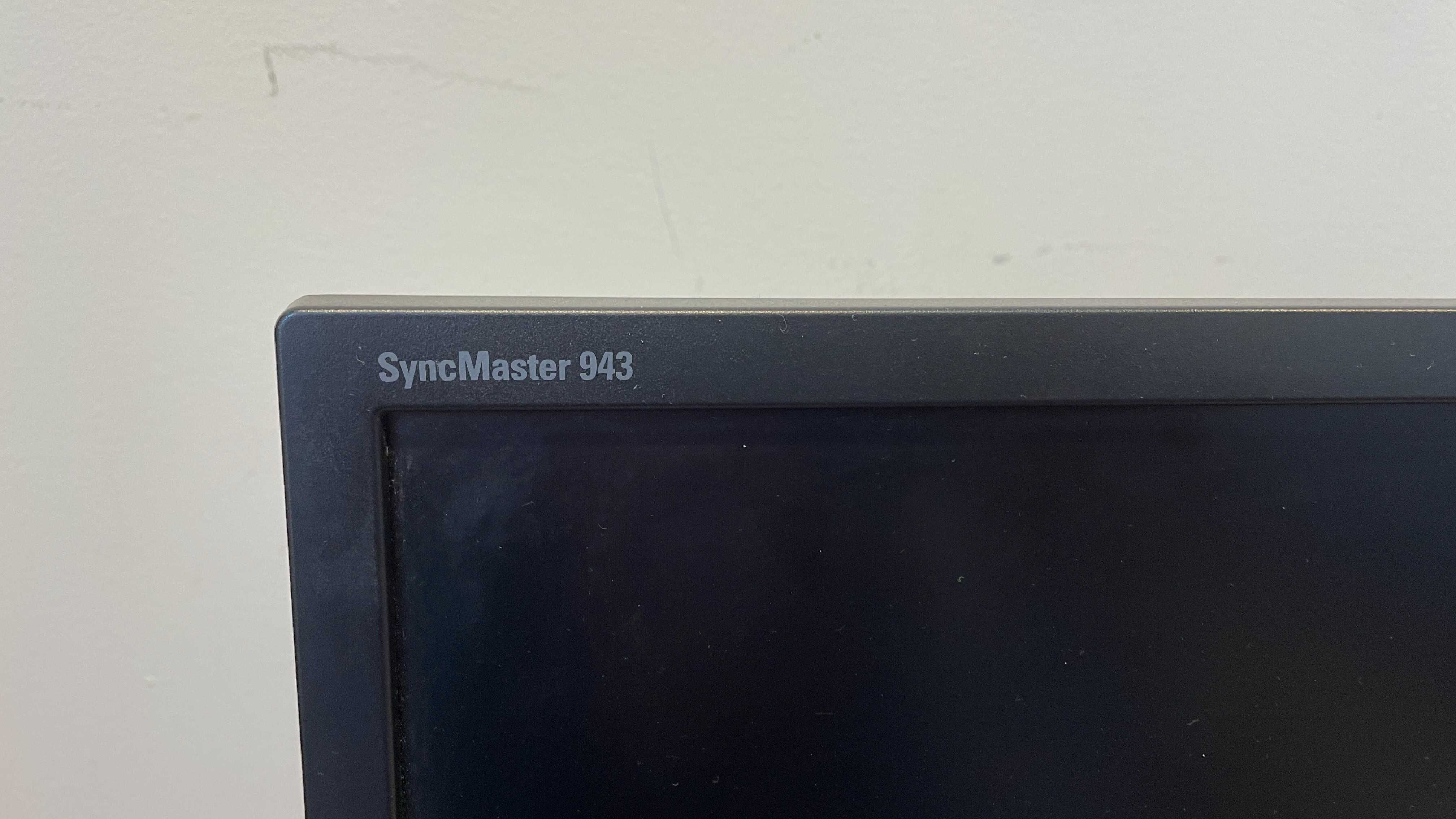 Monitor SAMSUNG SyncMaster 943 SN