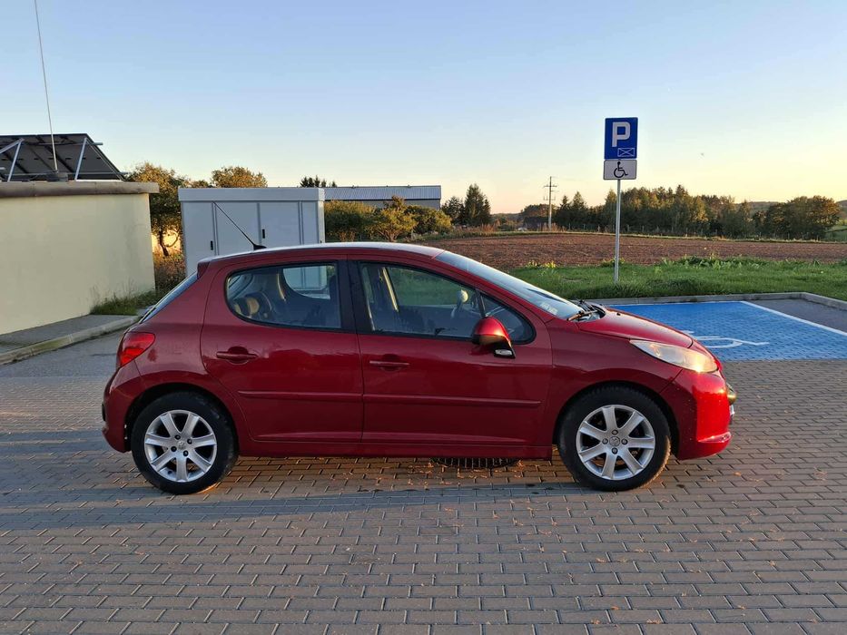 Peugeot 207 1.6hdi + 2 komplety kół i filtry