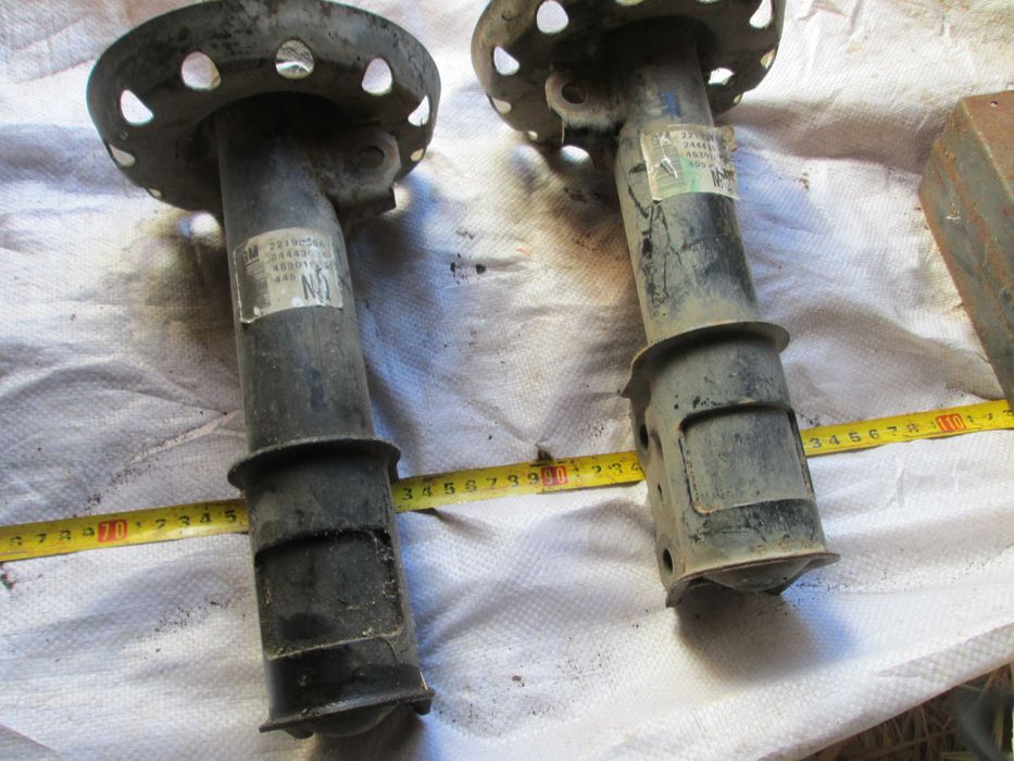 комплект (передние стоики и задните амортизаторы) опеля