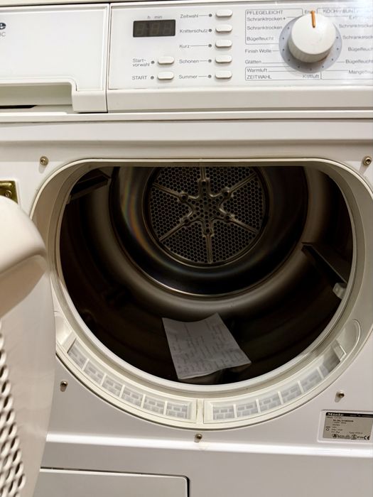 Продам сушку - сушильную машину Miele T273C