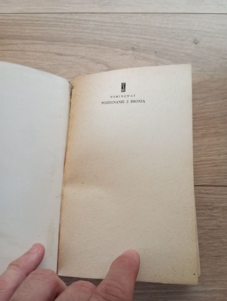 Pożegnanie z bronią Hemingway