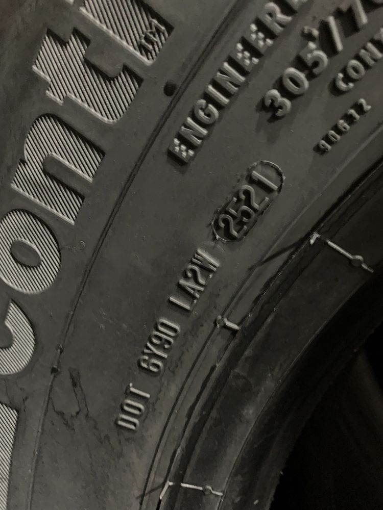 шина вантажна б/в 305/70R19,5 Continental Hybrid HD3 (4 шт.)