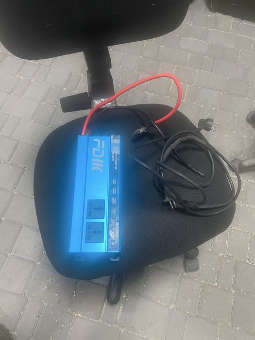 Преоброзователь 12в 220в
