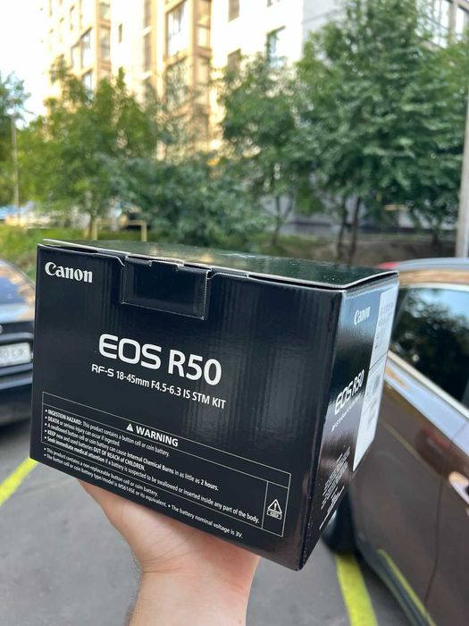 Canon EOS R50 + RF-S 18-45 IS STM