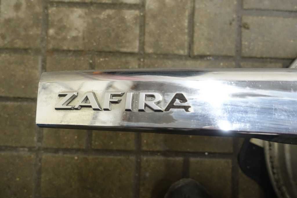 Opel Zafira 2005 rok , listwa tylnej klapy chrom