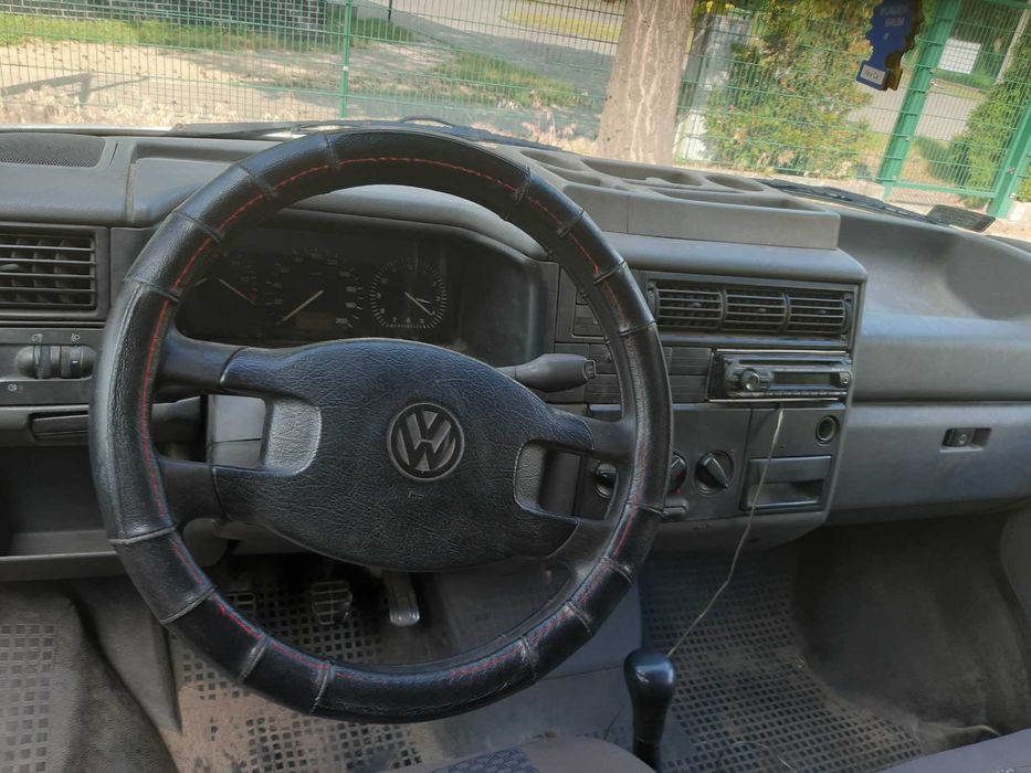 VW Transporter T4 1,9td 1998 Po blacharce progów - możliwa zamiana