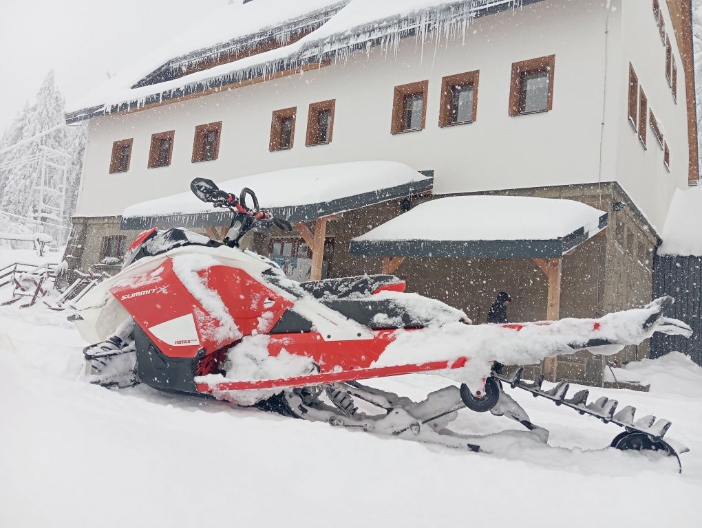 Skuter śnieżny Ski doo 154  expert 2020 rok summit