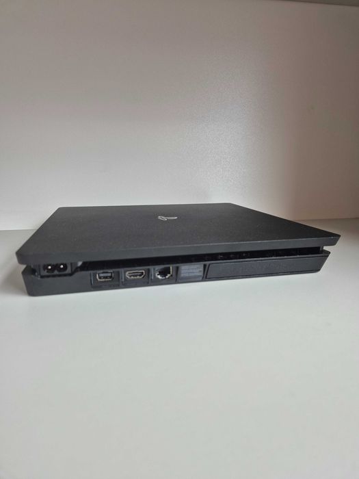 Konsola Sony PlayStation 4 slim 1 TB czarny