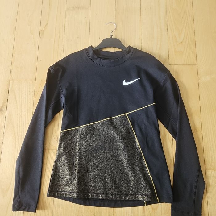 Nowa bluzka sportowa Nike