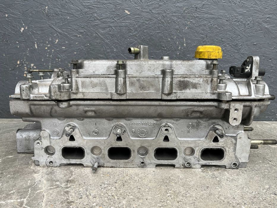 ГБЦ головка блока Renault Laguna 2.0 16V