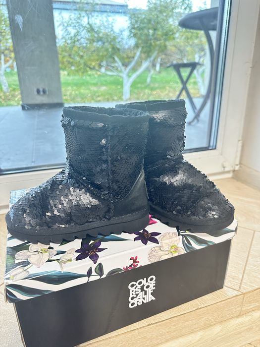 Зимове взуття. Colors of california ( уггі) UGG