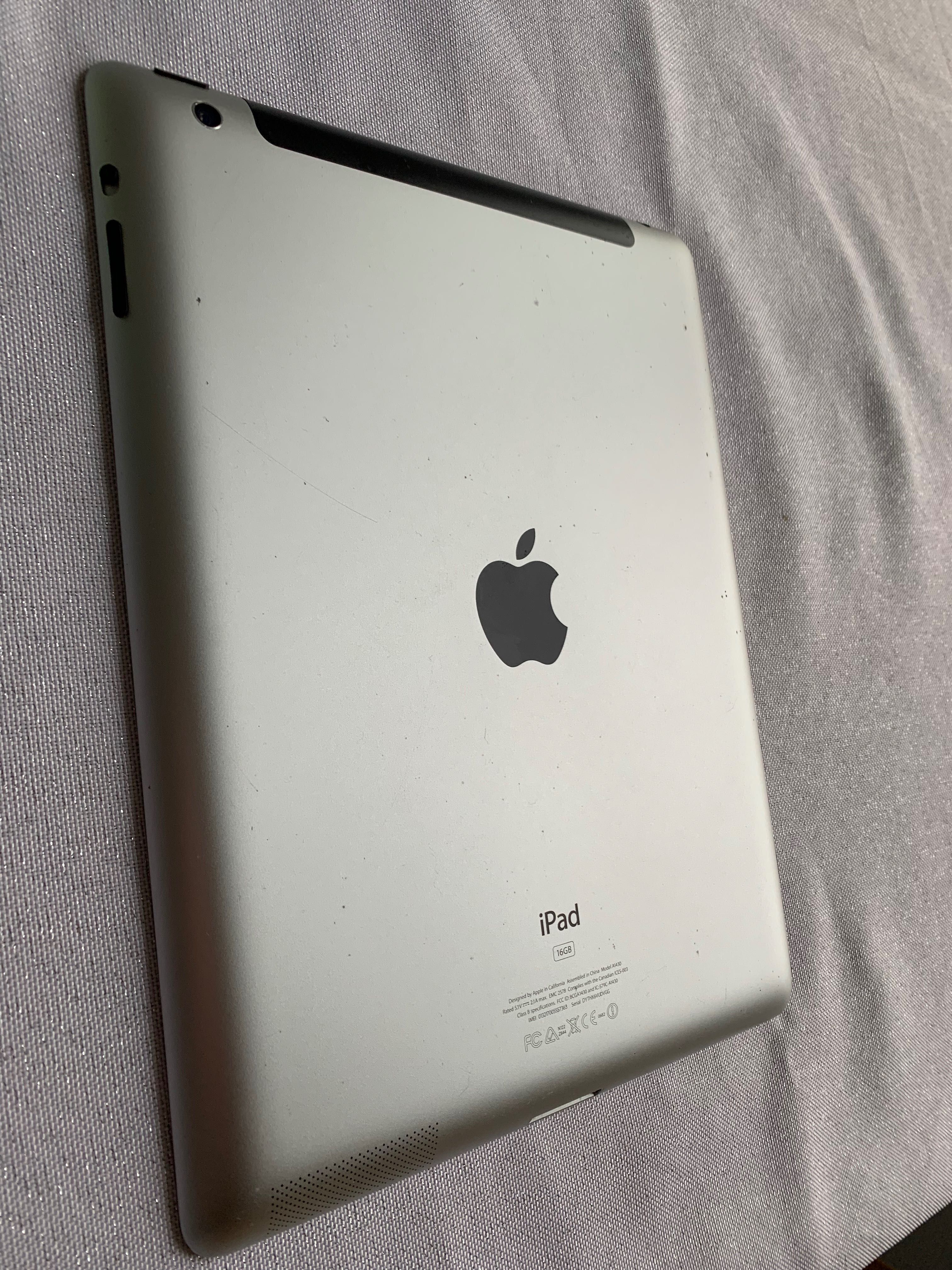 Apple iPad 3 Wi-Fi + 4G (16 GB), [MD366PL/A]