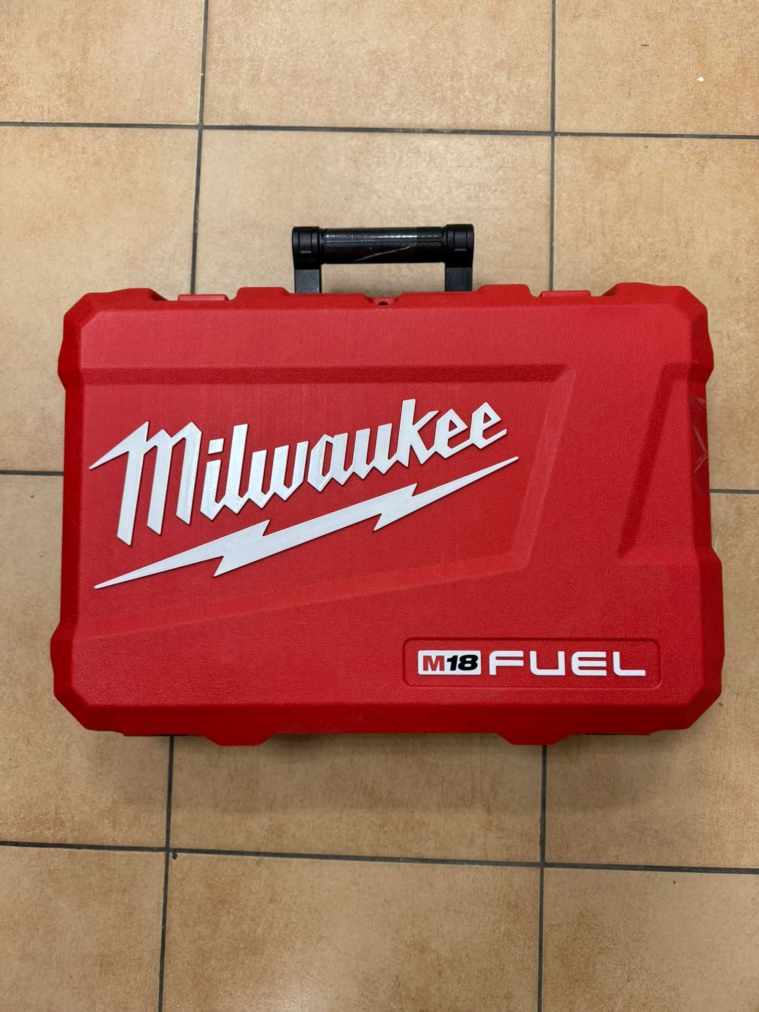 Zestaw Milwaukee M18 Wkrętarka + zakrętarka 2x5.0ah NOWE z USA 3697-22