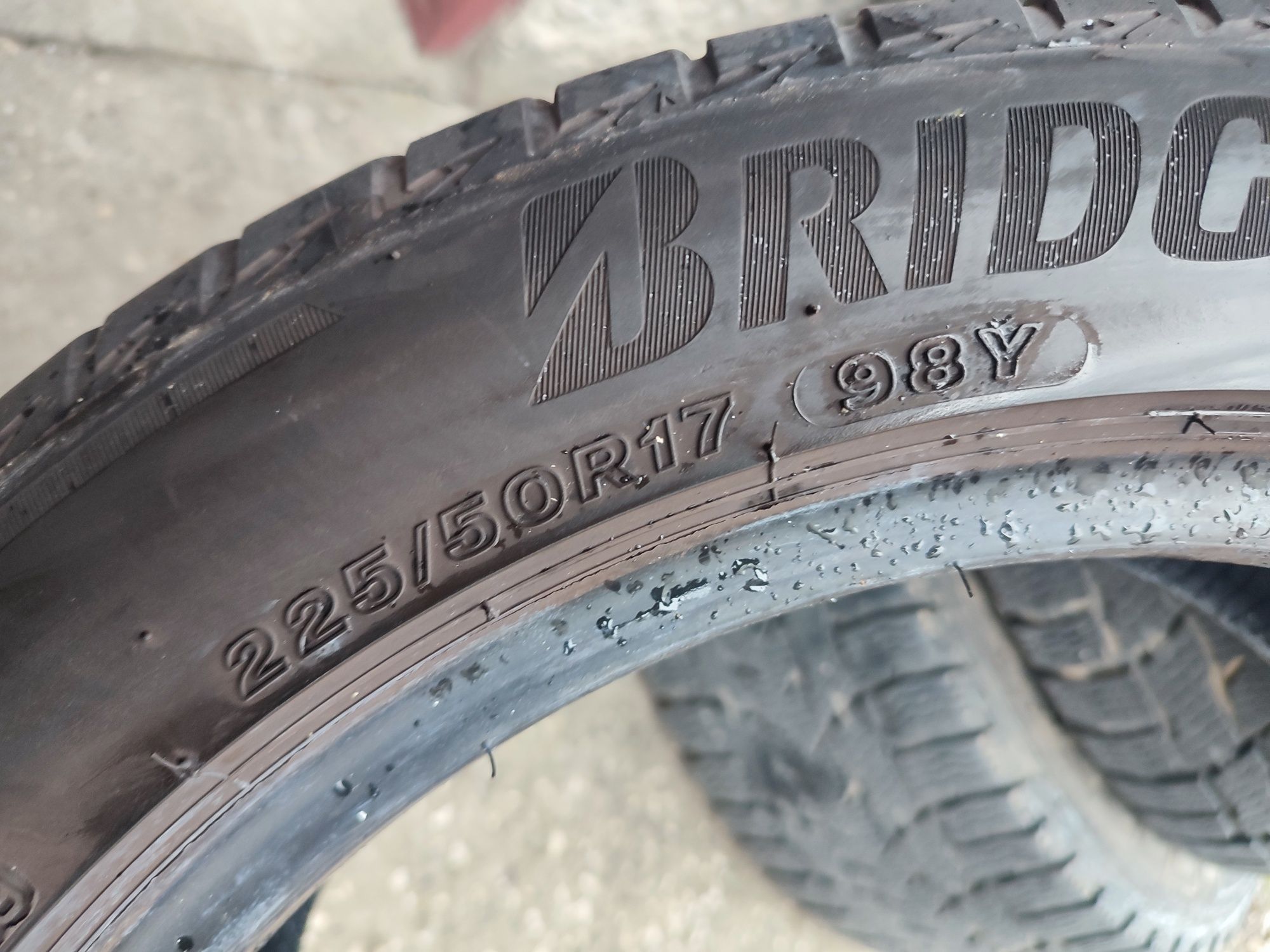 Pojedyncza opona Bridgestone Turanza T005 225/50/17 98Y