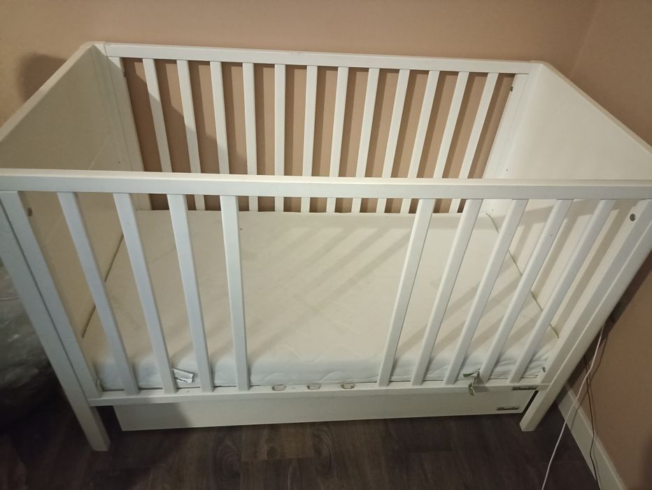 Łóżeczko dla dziecka 120x60cm marki Woodies plus przewijak