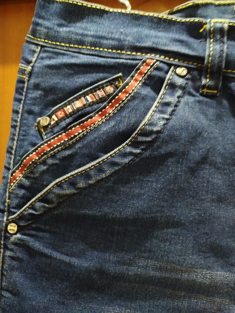 Продам мужские подростковые джинсы
