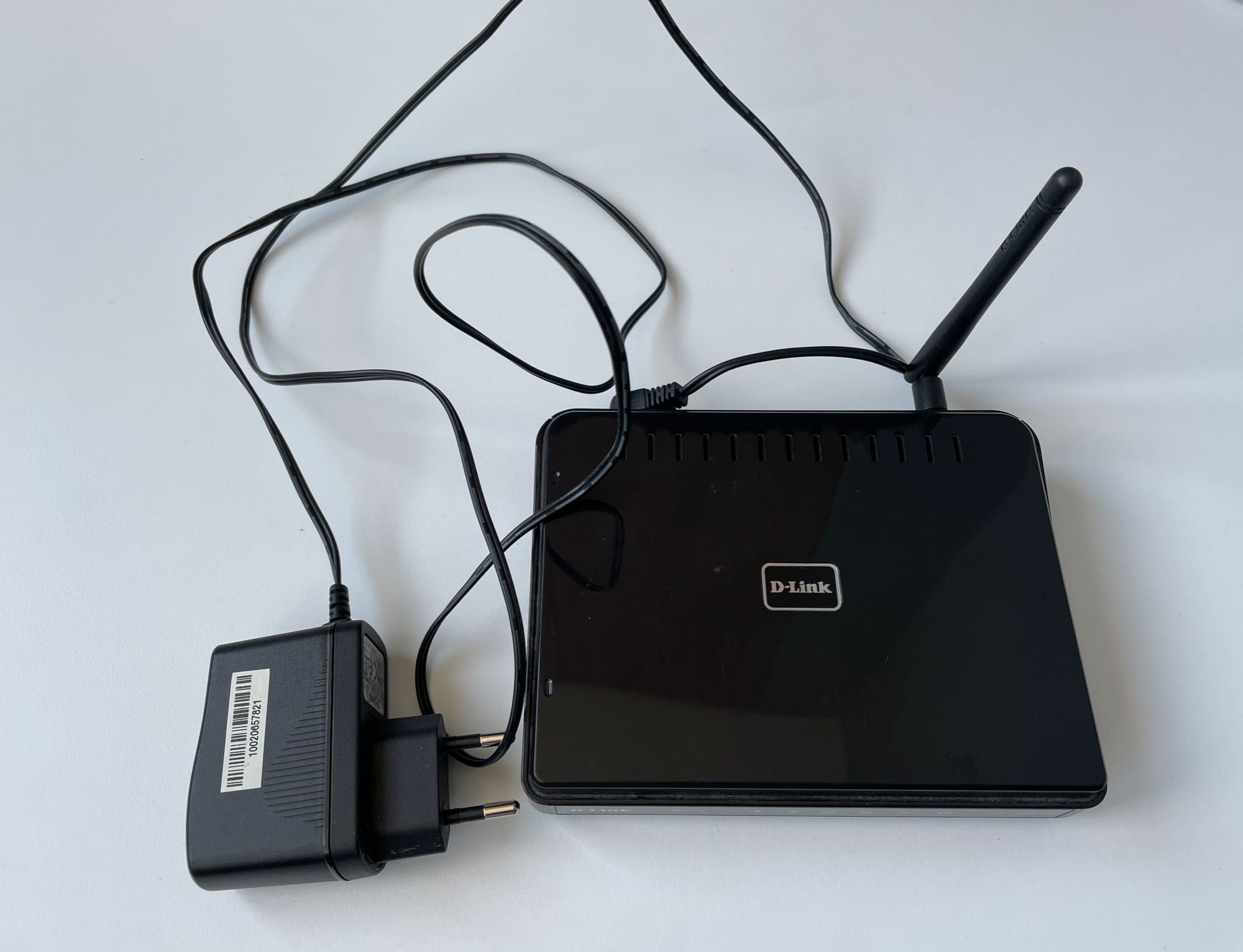 Роутер d-link d-300 в рабочем состоянии