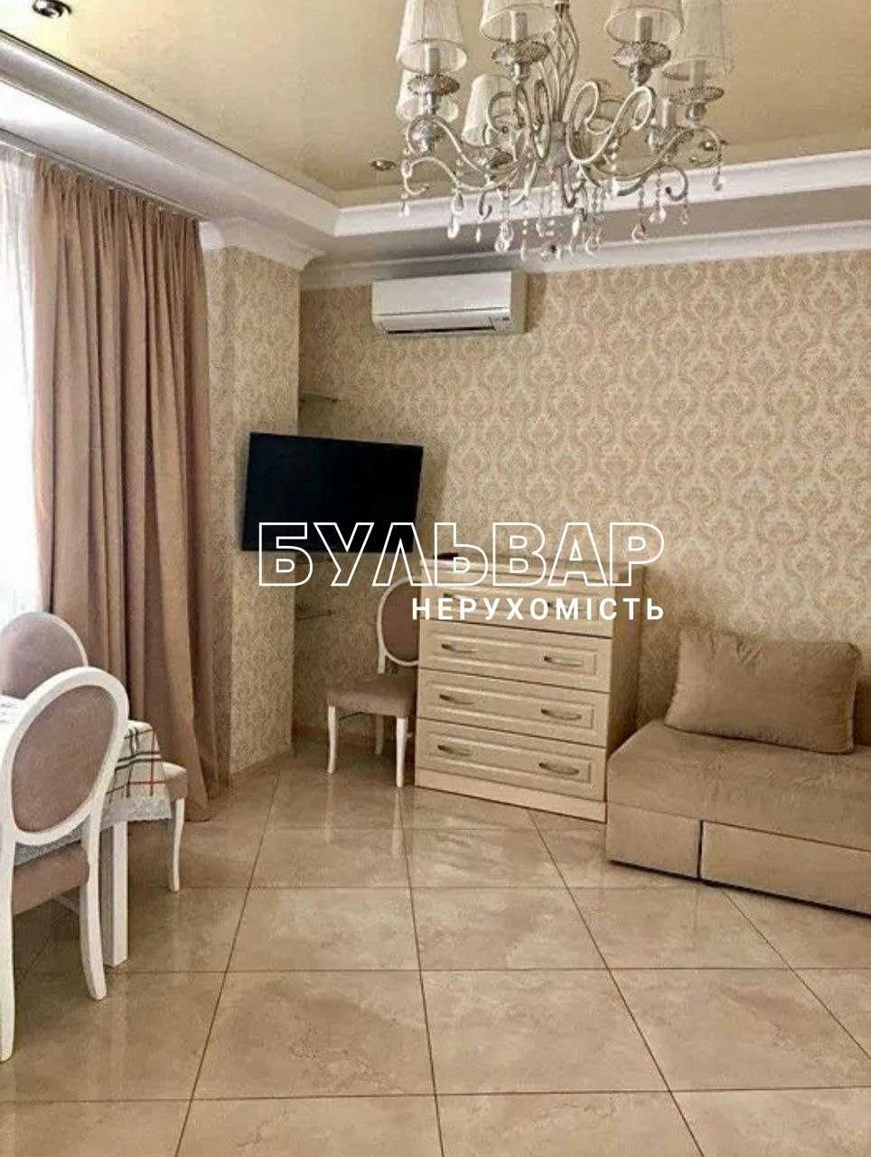 Продам 2к. кв., Центр, ул. Культуры 22, м. Научная, Авантаж