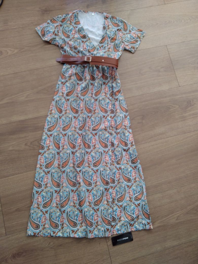 Nowa sukienka maxi z paskiem w stylu boho