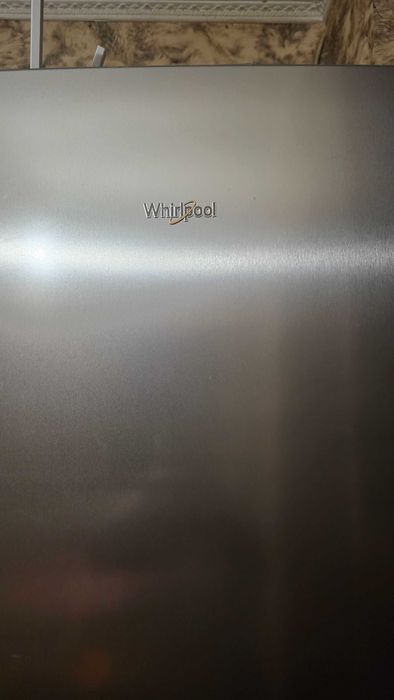 Холодильник Whirpool 2 года