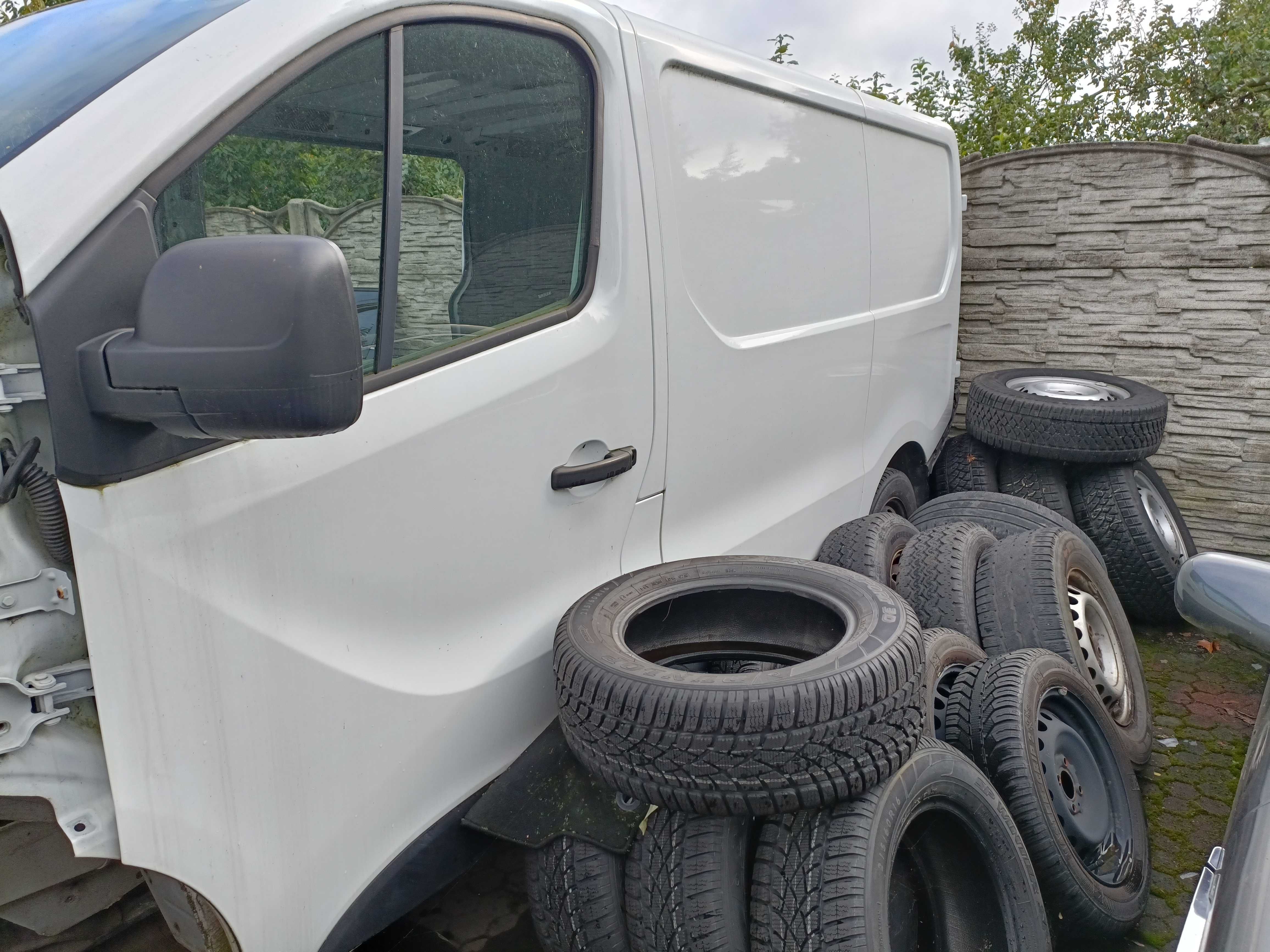 Renault Trafic III Vivaro Błotnik prawy lewy tył dach próg