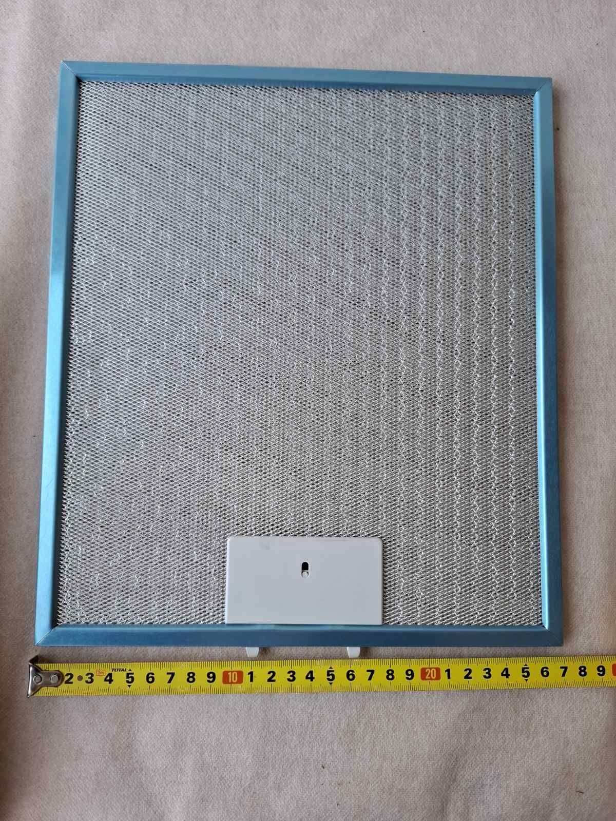 Metalowy filtr przeciwtłuszczowy do okapu Kenekos 305 x 267 mm

STAN: