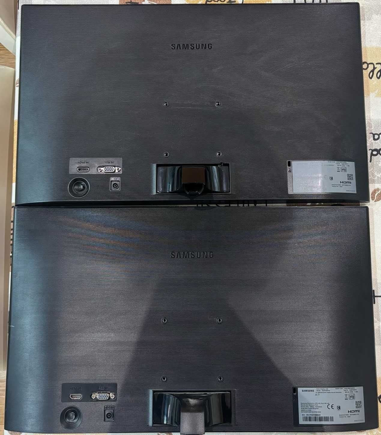 Vendo 2 monitores Samsung 21" sem suporte de pé