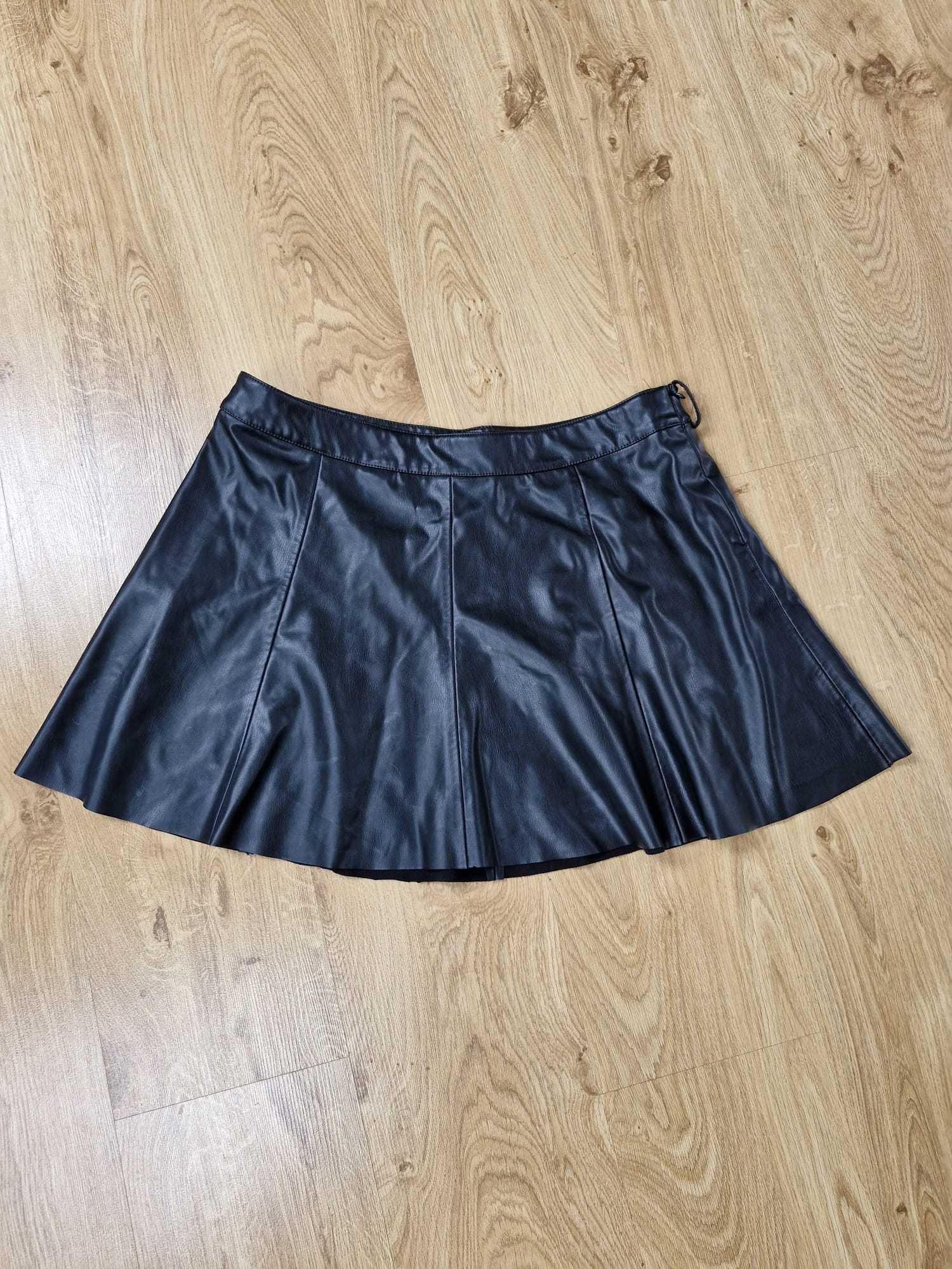 czarna skórzana spódniczka mini Zara