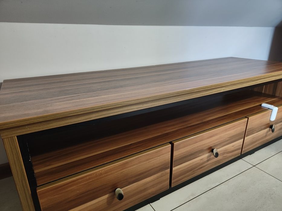 Komoda niska pod telewizor