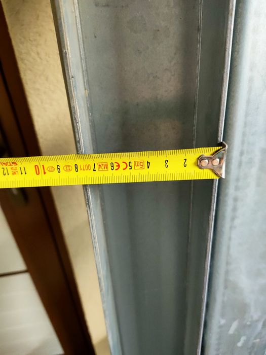 Ceownik ocynkowany 80x50x3mm długość 2.52cm 4szt