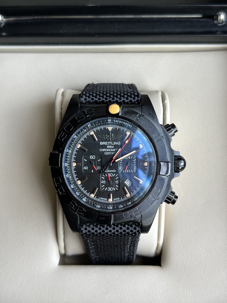мужские наручные часы Breitling AVENGER chronograph