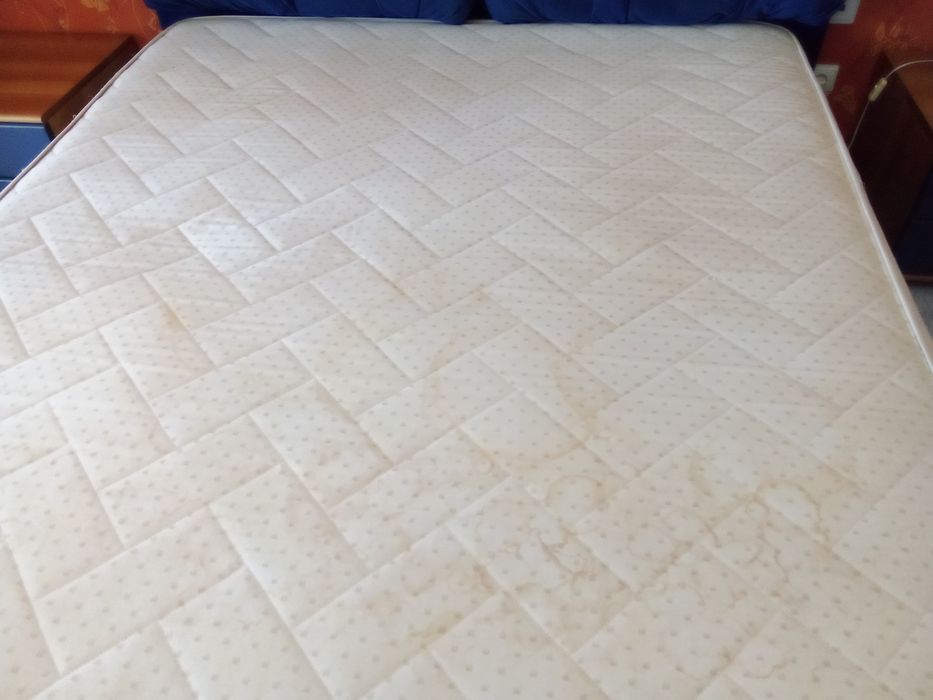 Colchão de casal...