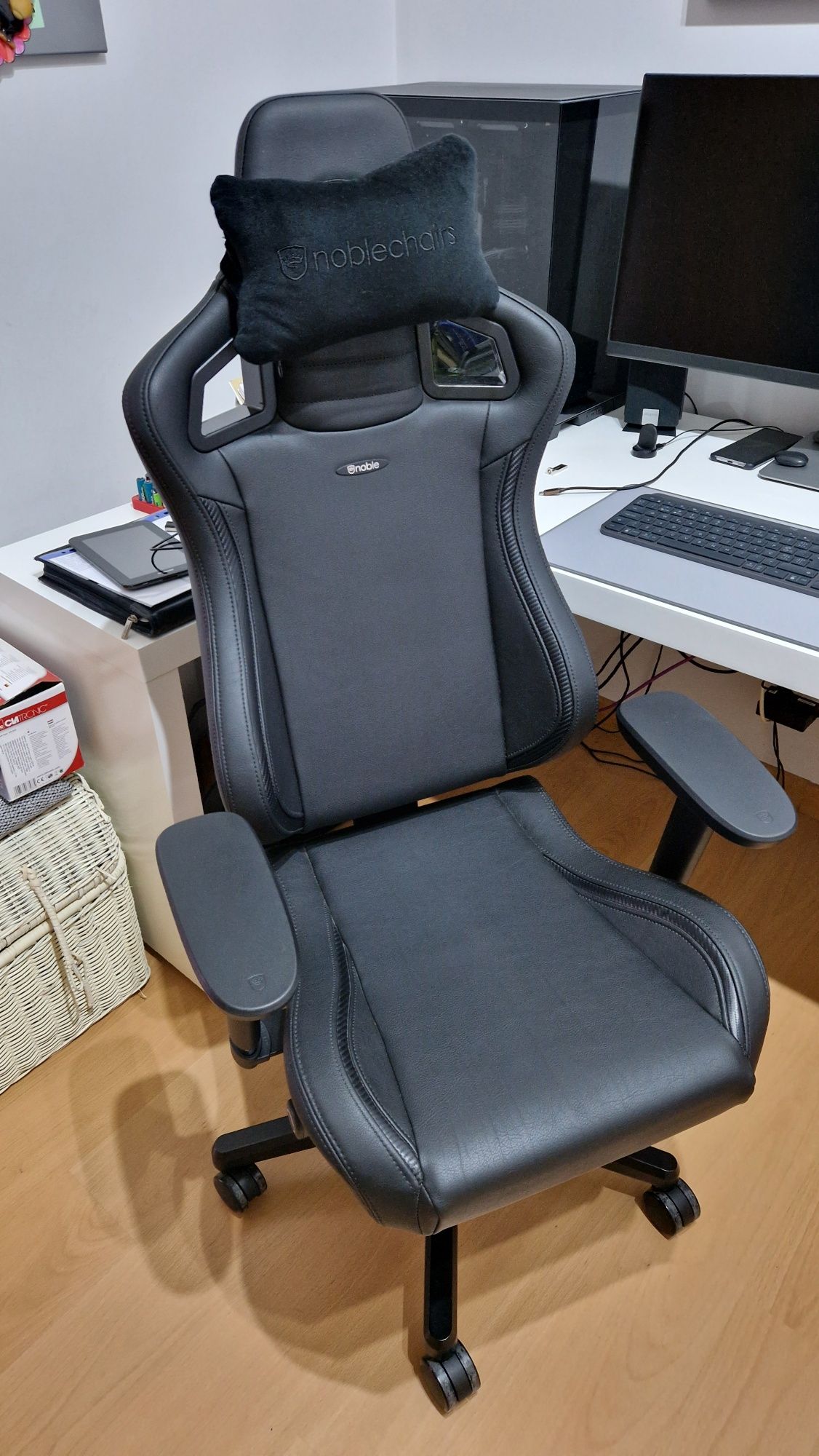 Cadeira gaming Noblechairs Epic Compact