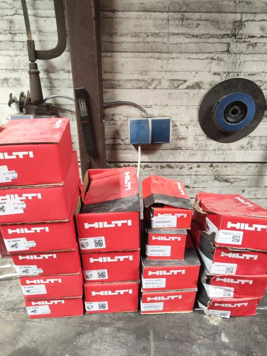 Hilti systemy połączeń,uchwyty, nakrętki, śruby,