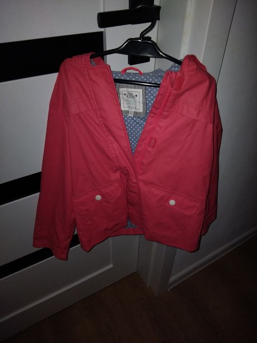 Przeciwdeszczowa kurtka dla dziewczynki