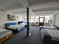 Parter, witryna, parking, otwarta przestrzeń