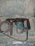 Перфоратор MAKITA HR3000C