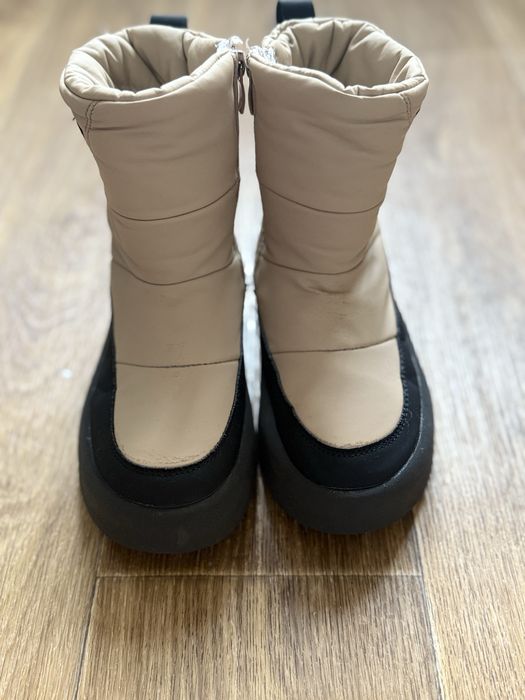 Зимові сапожки на дівчинку