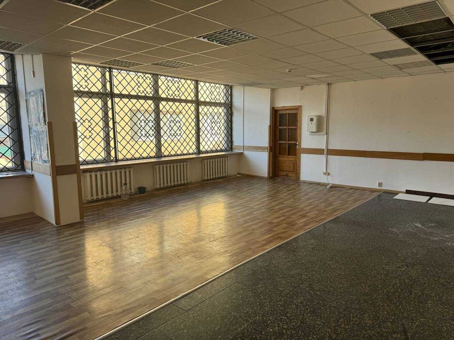 Продаж комерційної нерухомості м. Обухів , вул. Каштанова 6