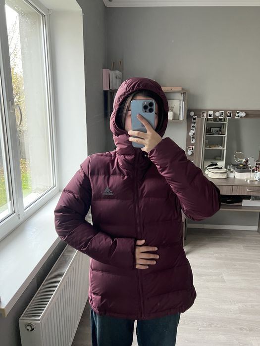 Куртка адідас колір бургунді