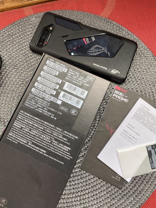 Смартфон Asus ROG Phone 5s 8/128Gb Phantom Black