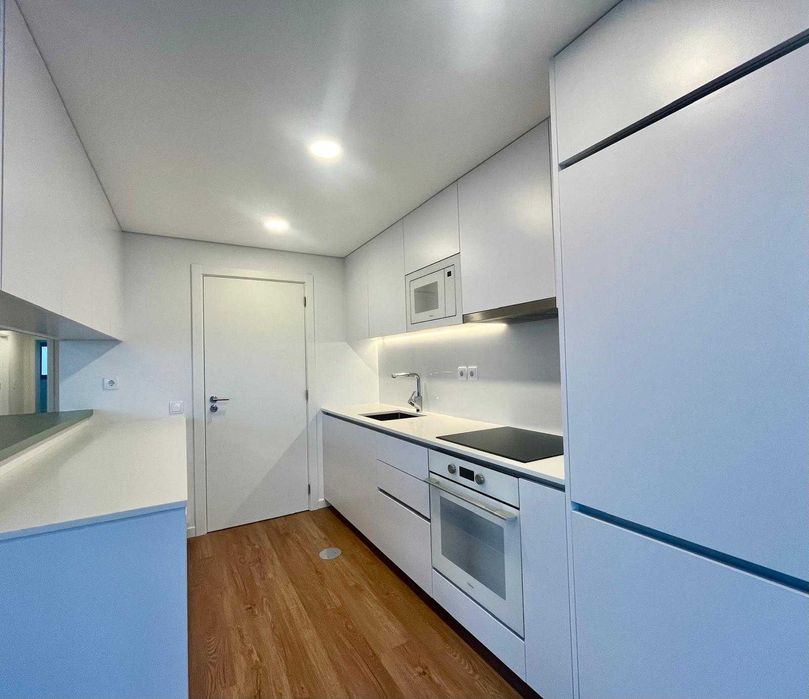 Excelente T2, novo, junto ao Gaia Shopping