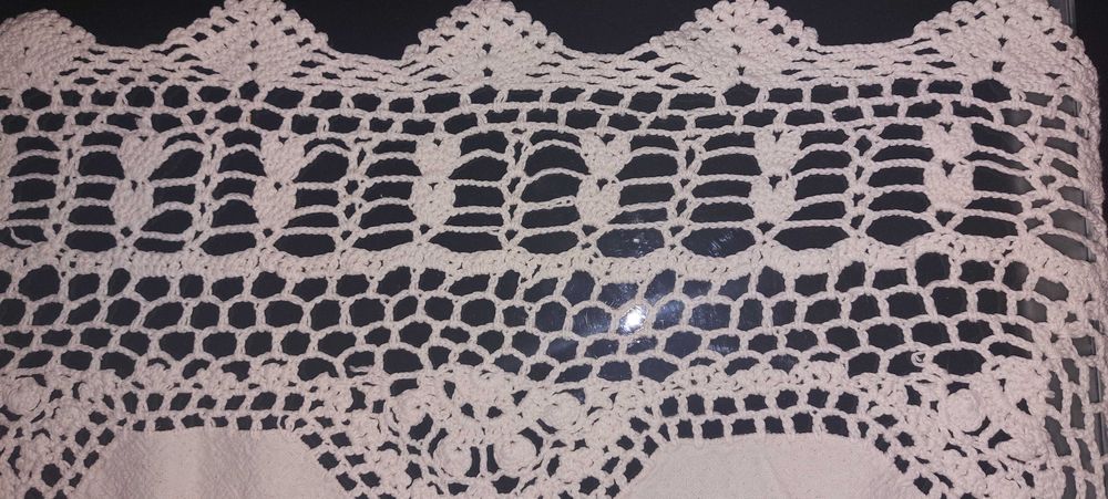 Naperon Bordado e em Crochet