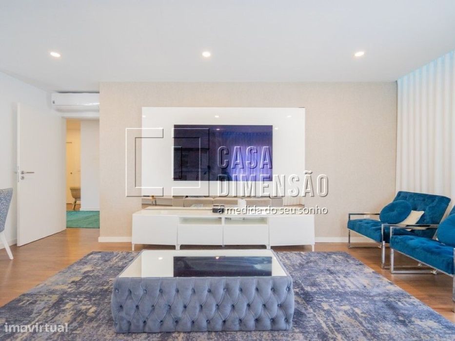 Apartamento de tipologia T2 com Terraço na Serra de Carnaxide, como...